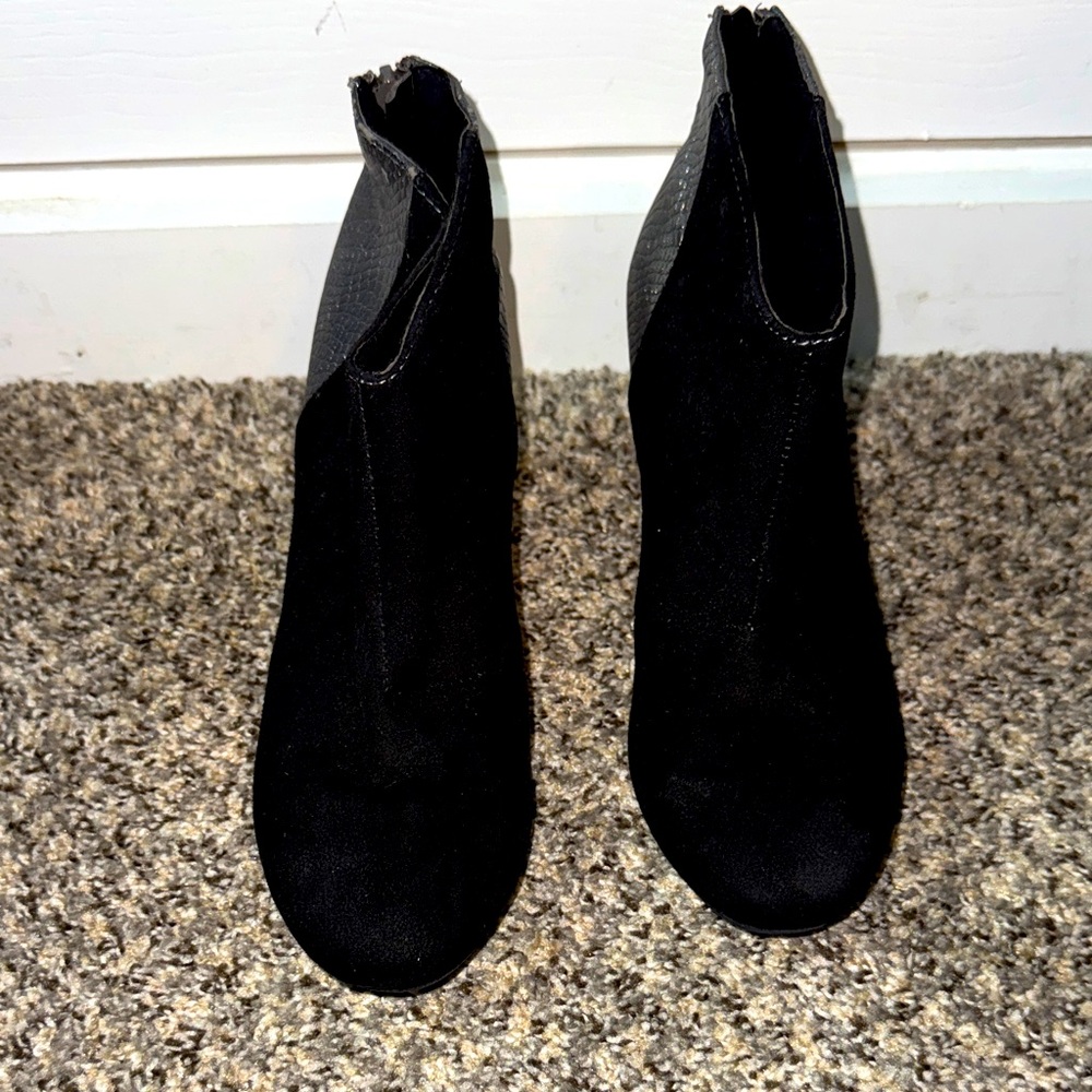Olivia Miller Elegant Black Ankle Boots